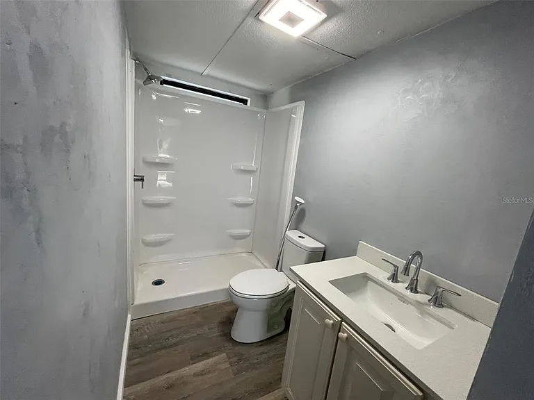 10226 NE 76th Ter — Photo 22