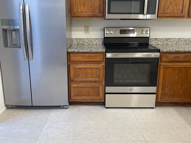 2432 E Tracy Ln #1 — Photo 4