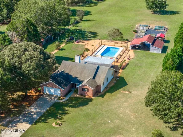 127 Erin Ct, Byron, GA 31008