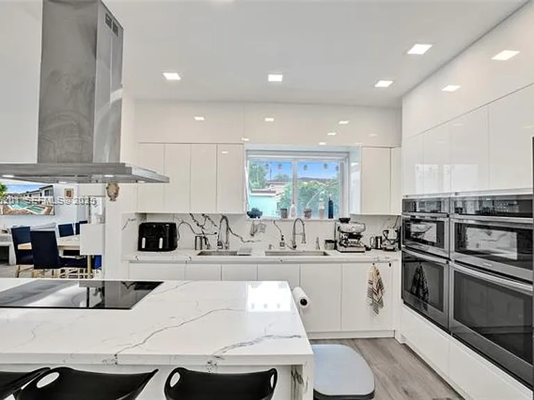 3784 Sheridan Ave #0 — Photo 42