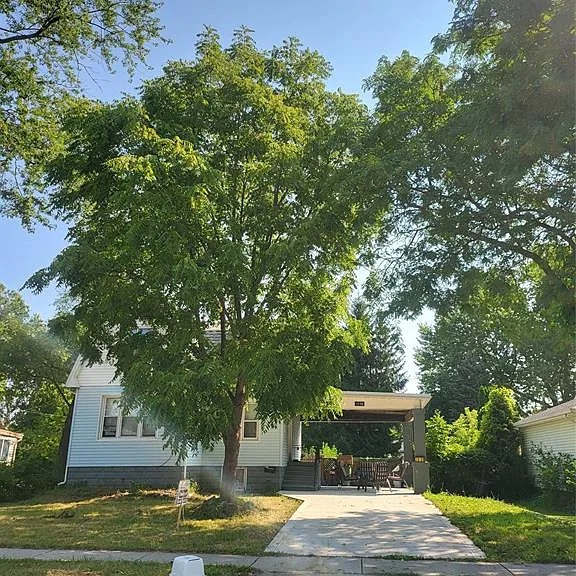 1938 Buckingham Dr — Photo 2