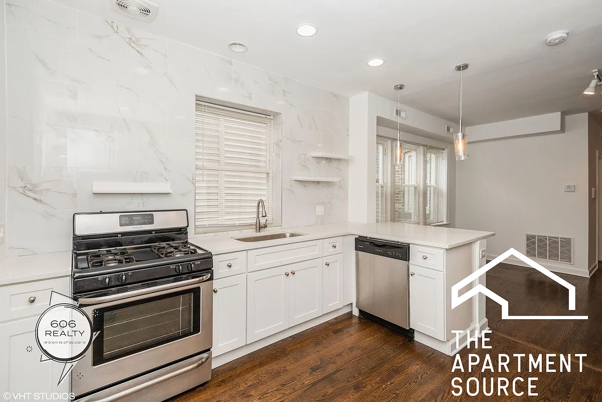 Building Photo - 2726 W Logan Blvd #2724-2