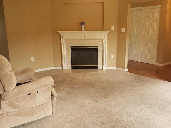 4th image of 33 Pennwood Dr