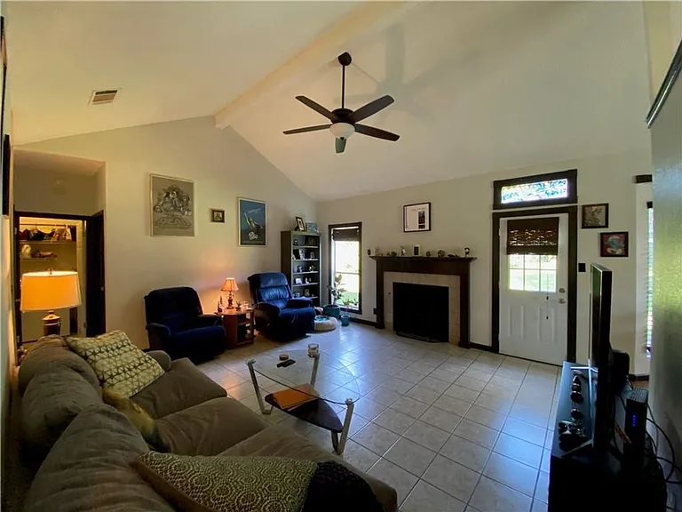 16402 Malden Dr — Photo 5