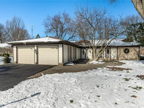 915 Fernshire Dr, Dayton, OH 45459