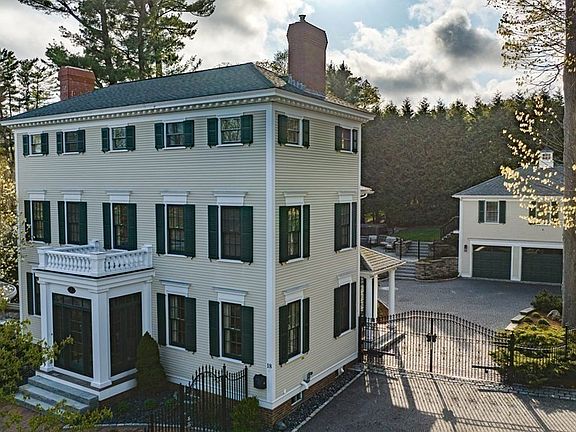 4th image of 18 Toppans Ln
