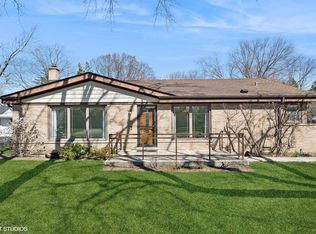 2432 Bel Air Dr, Glenview, IL 60025