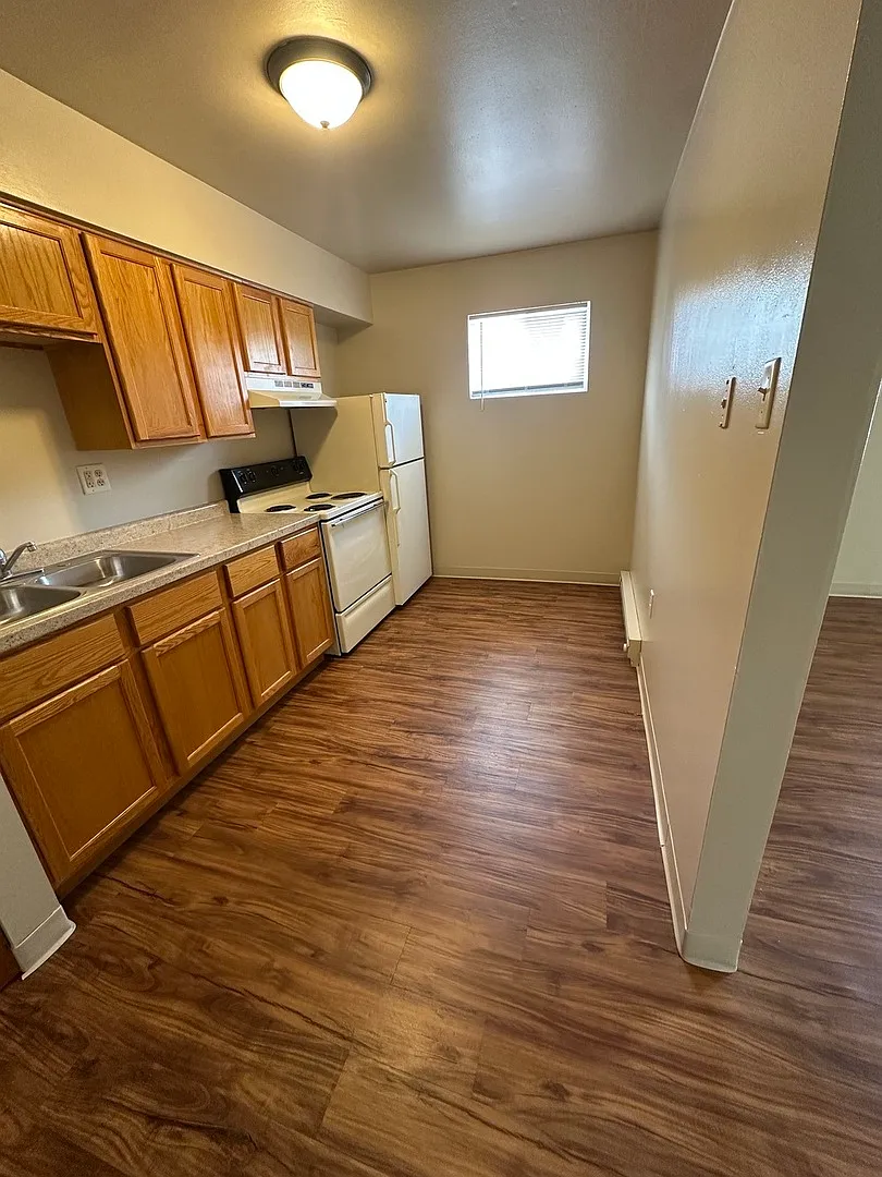 2 bed, 800 sqft, $1,400 — Photo 3