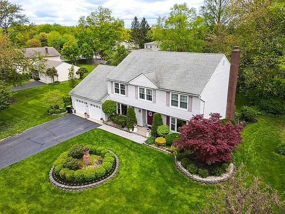 2nd image of 35 Tara Dr