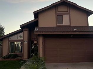 2327 Amber Ln, Escondido, CA 92026