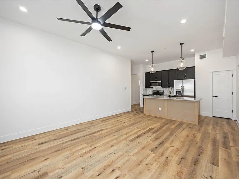 8009 Cora St — Photo 4
