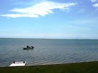 37B Gardiners Ln, Hampton Bays, NY 11946