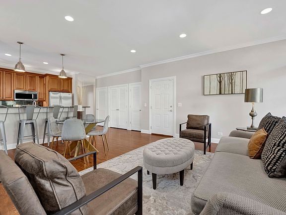 4th image of 4543 N Malden St APT 2N