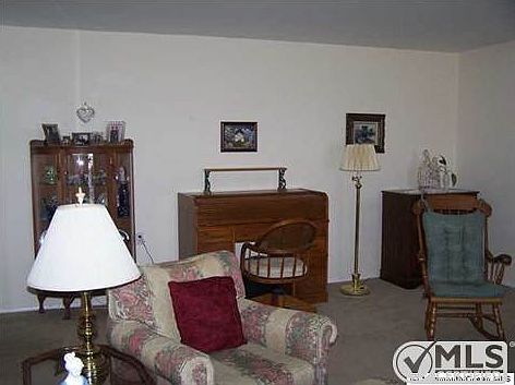5th image of 410A Portsmouth Dr