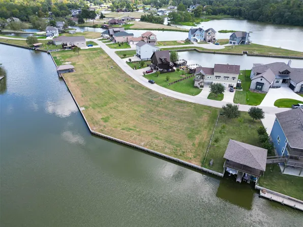 70 Cypress Bnd, Huntsville, TX 77340