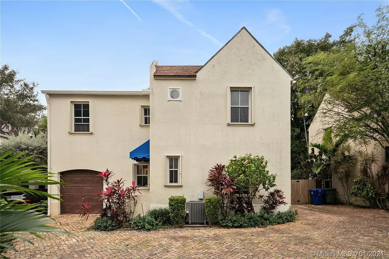 3 bed, 2.5 bath, 1620 sqft, $7,750 — Photo 2