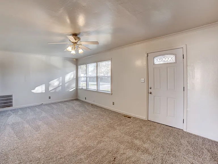 6703 E Queen St — Photo 17