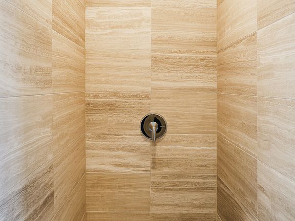 5th image of 1480 Howe St #3605