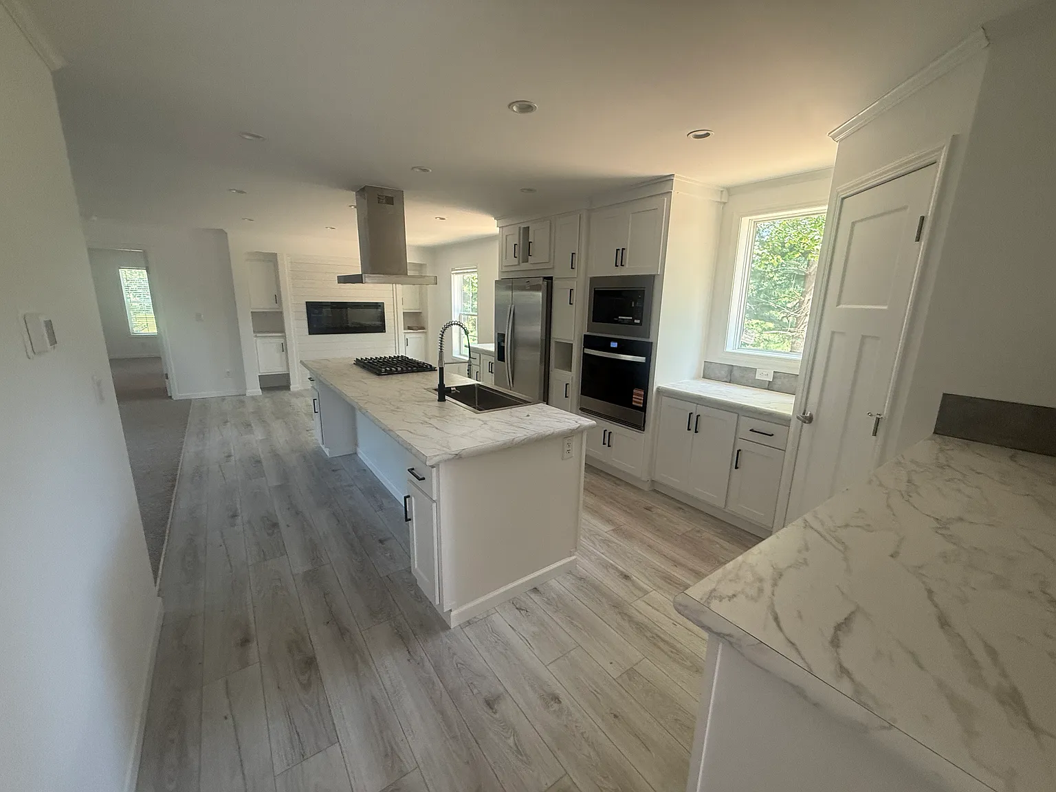 3 bed, 1600 sqft, $3,500 — Photo 3