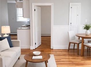 308 State St APT 2E, Bristol, RI 02809