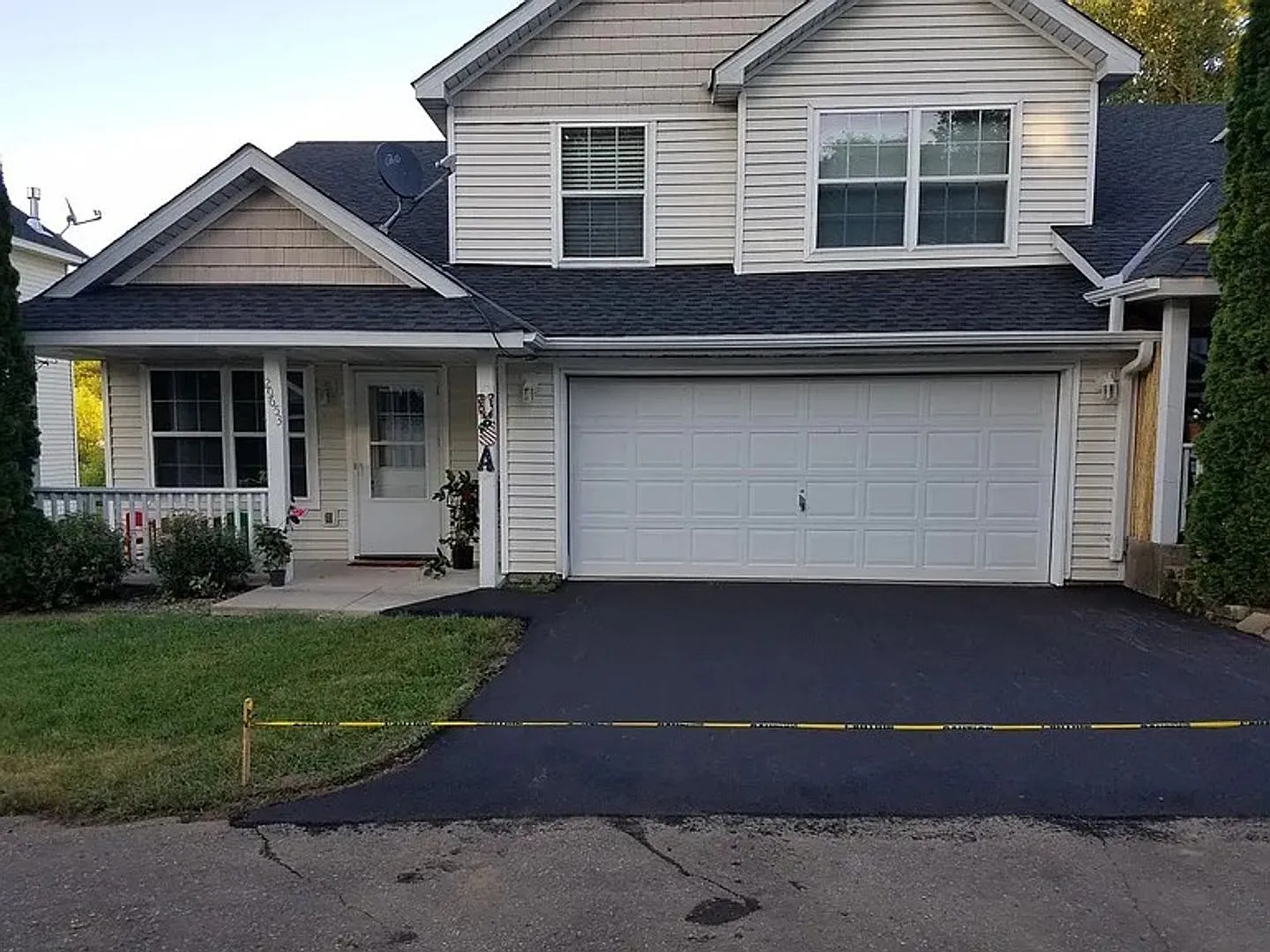 Spacious 3 Bed, 2 Bath Townhome — Photo 1