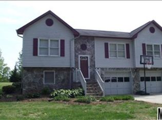 1439 Baton School Rd, Granite Falls, NC 28630