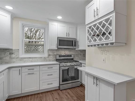 2nd image of 20 John St