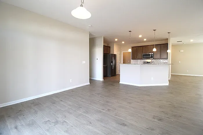 409 Halton Dr — Photo 9