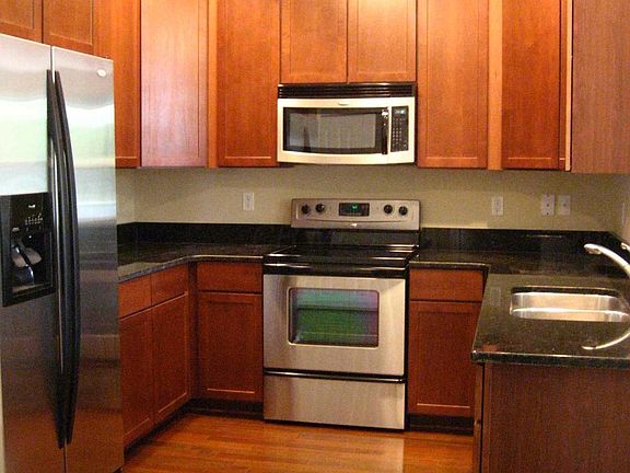 5th image of 971 Ingleside Ave #109