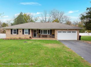 701A Holmdel Rd, Holmdel, NJ 07733