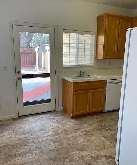 420 Hickory Cir — Photo 6