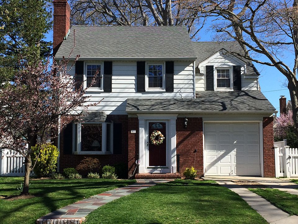 1st image of 421 Raymond St