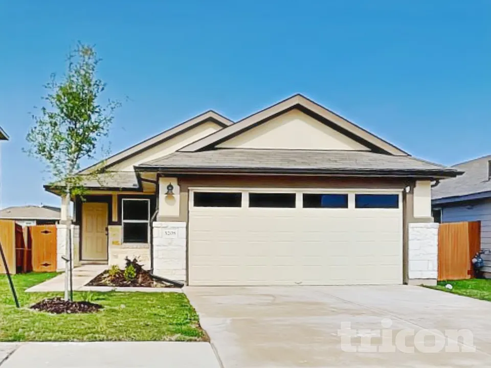 5208 Saddle Club Dr