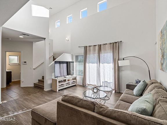 5th image of 4108 N Thurston Ln #100