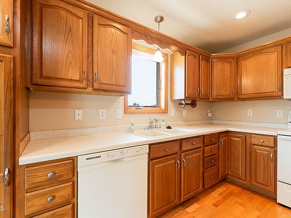 5th image of 2900 Bay Shore Bnd SE Unit 3