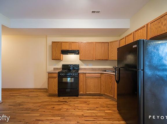 3rd image of 2423 W Madison St Suite 4