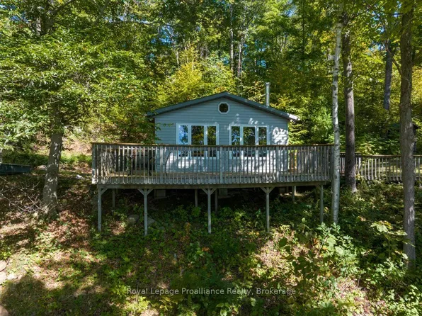 1239 Chimney Point Ln, North Frontenac, ON K0H 1B0