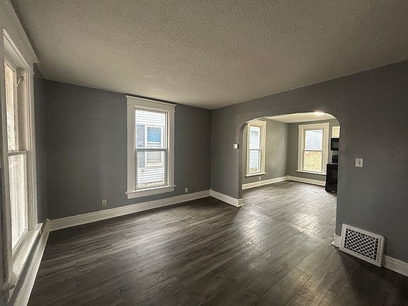 4th image of 752 17th Ave