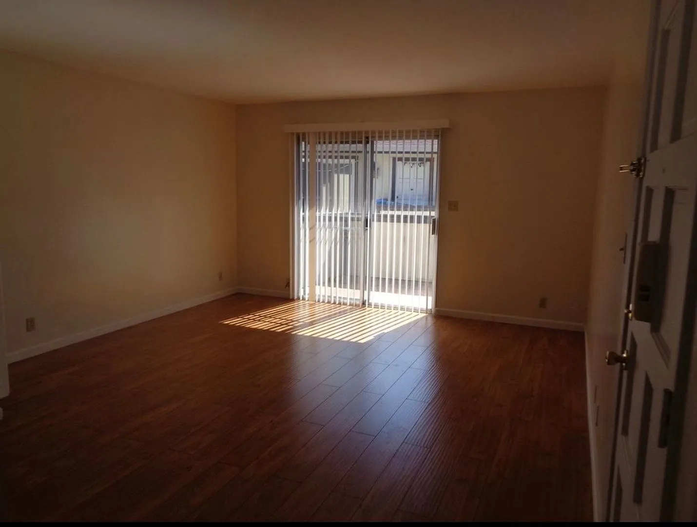 Riviera Apartments — Photo 4