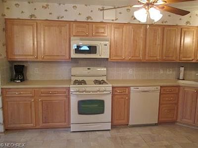 5th image of 2700 Belmont Dr
