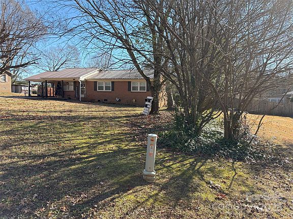 3rd image of 1432 Poston Dr