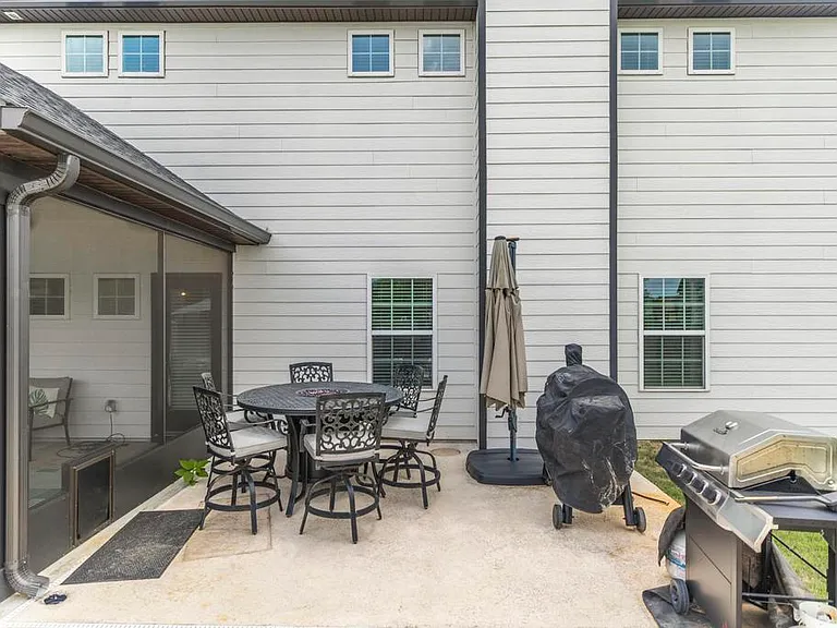 105 Pearl Moss Ln — Photo 34