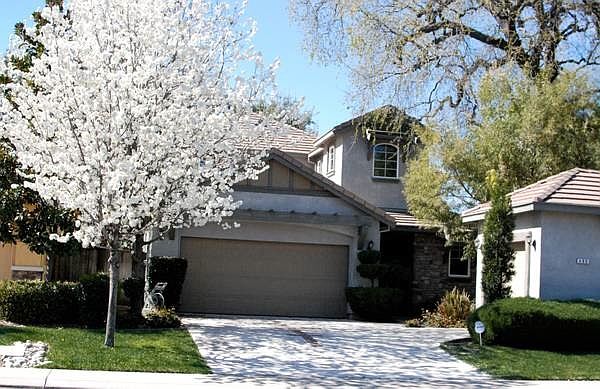 1st image of 420 Westlake Dr