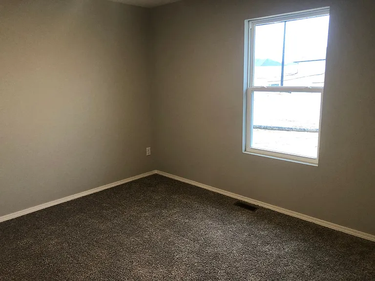 1421 Drayton Ct — Photo 15