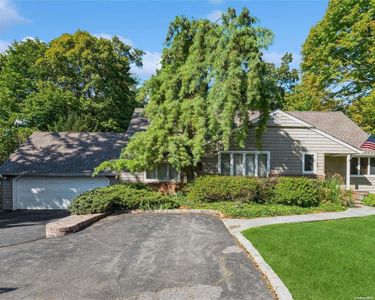 1 Livingston Place, Dix Hills, NY, 11746