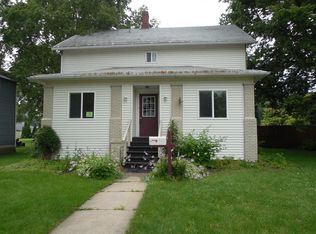 57 N Market St, Momence, IL 60954