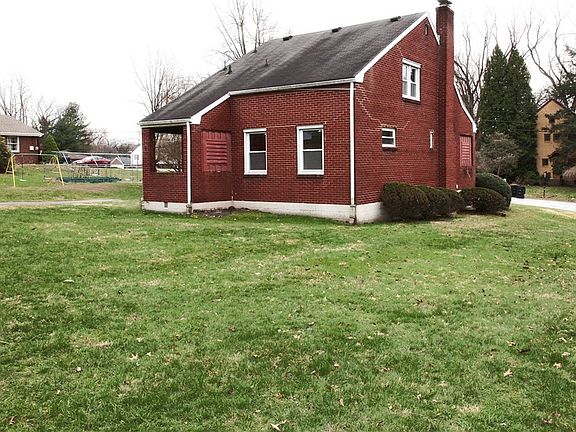 3rd image of 1851 Allison Ave