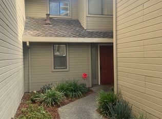 1940 University Park Dr, Sacramento, CA 95825