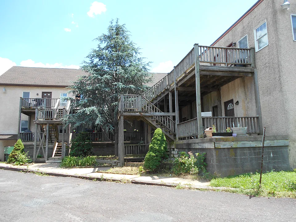 22 N Main St #13