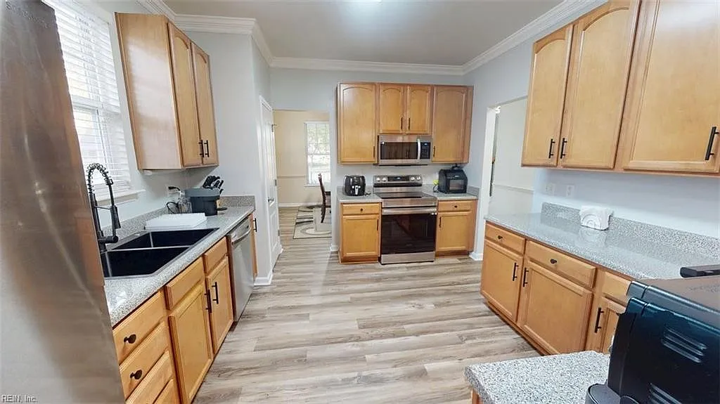 225 West Gilbert Street - 1 — Photo 3